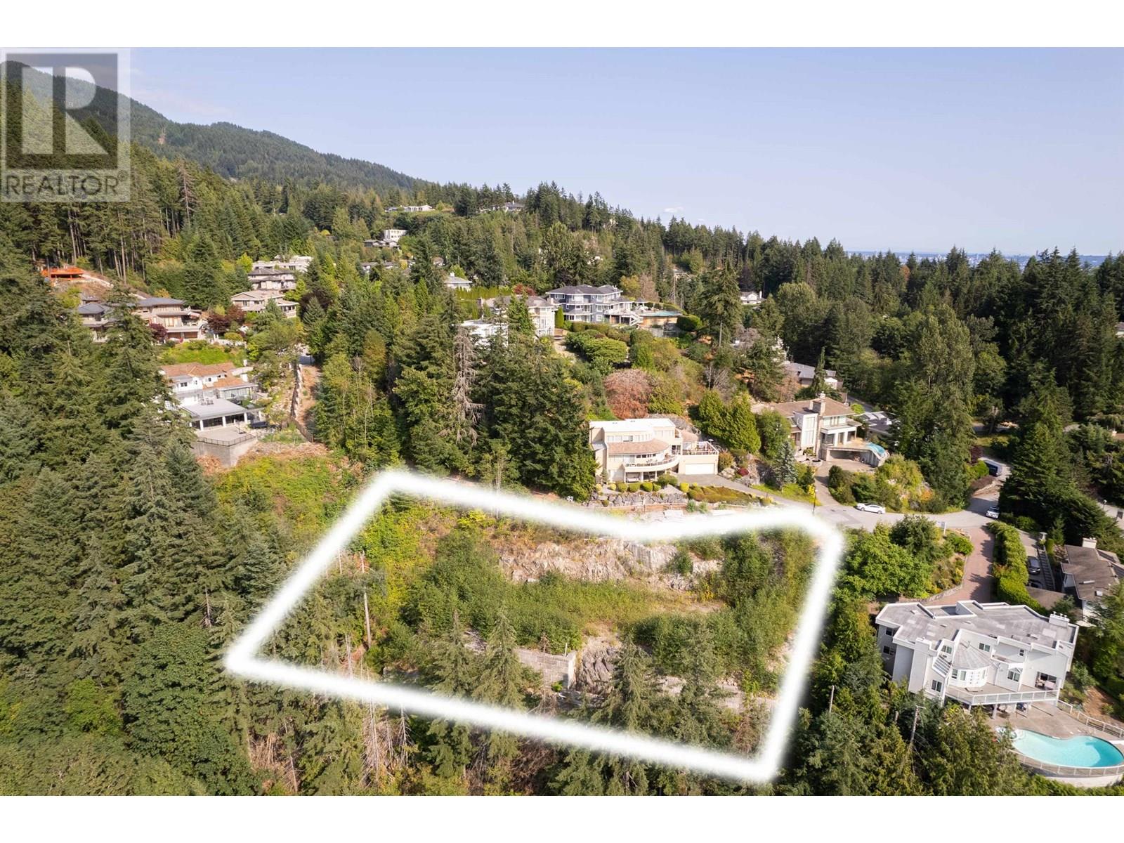 Photo 7 of 4783 Westwood Place, West Vancouver BC