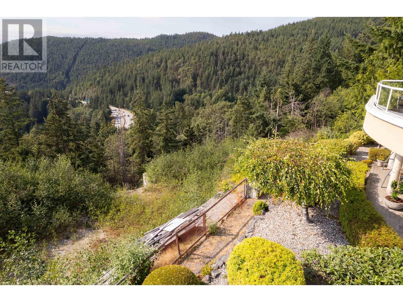 Photo 14 of 4783 Westwood Place, West Vancouver BC