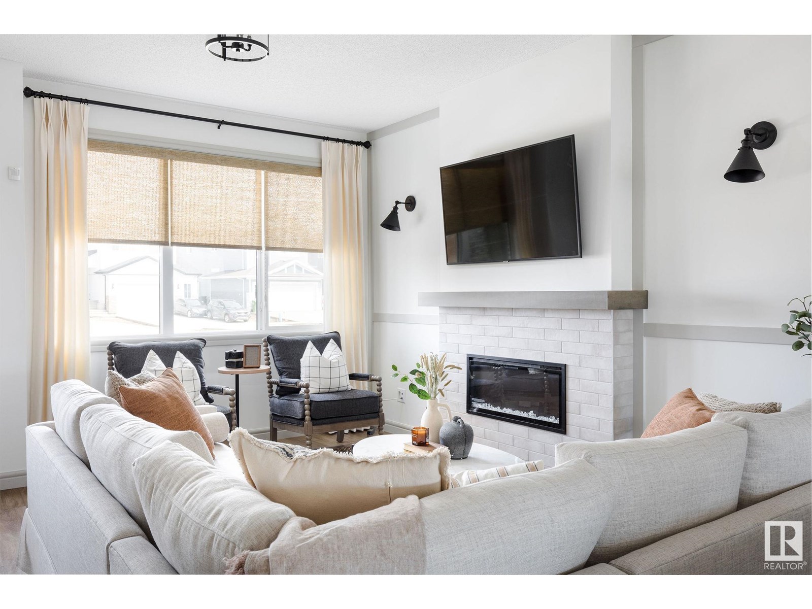 Photo 8 of 21204 25 Av Nw, Edmonton AB