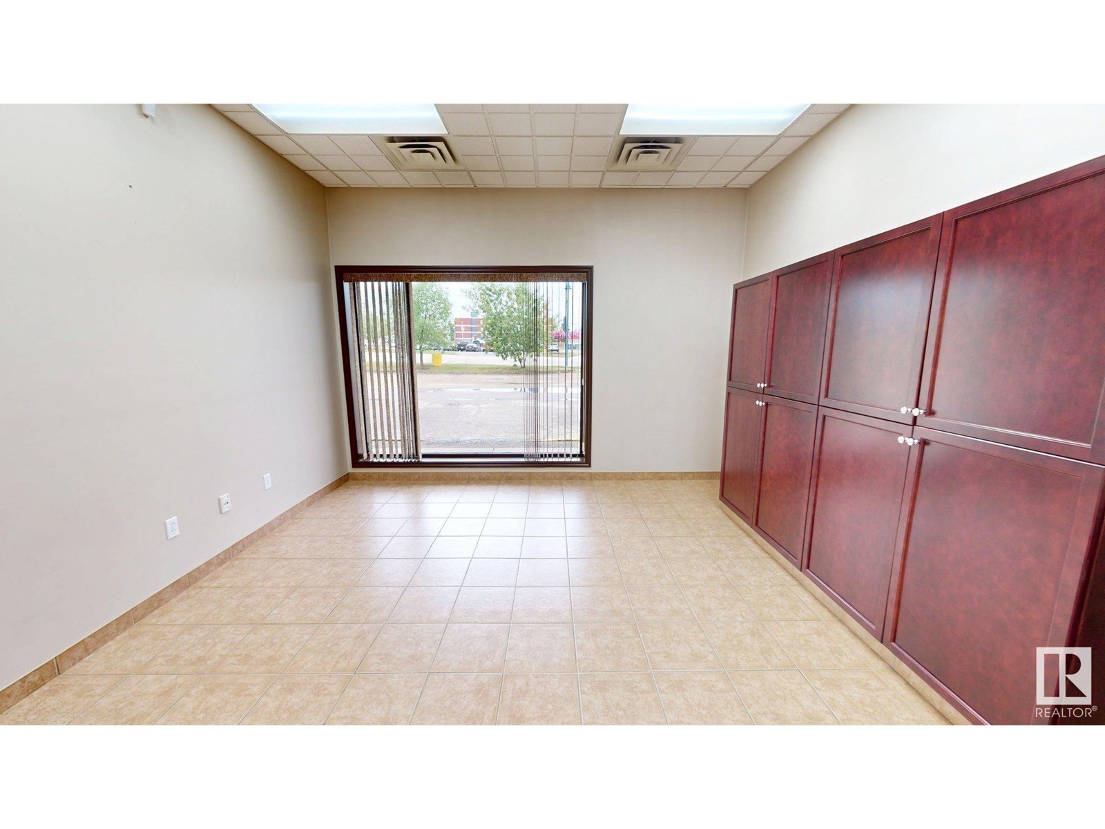 Photo 10 of 3 5211 50 St, Drayton Valley AB