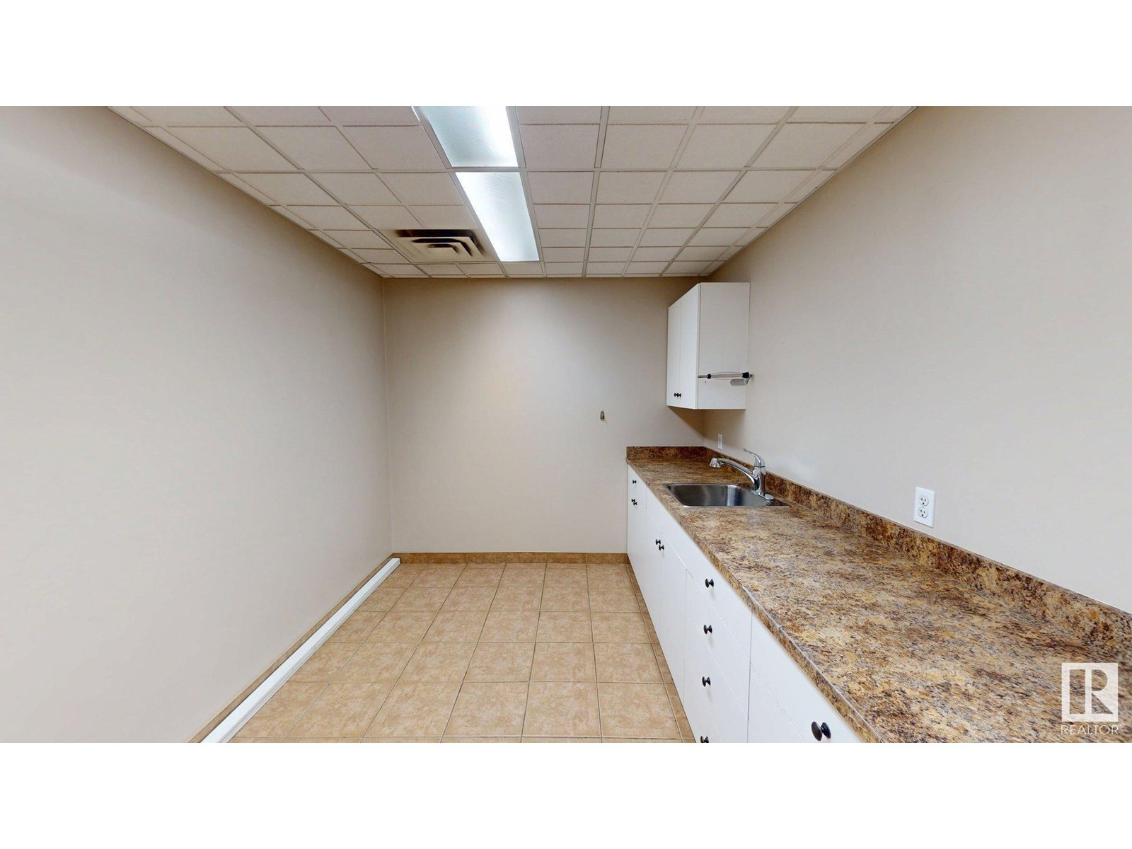 Photo 19 of 3 5211 50 St, Drayton Valley AB