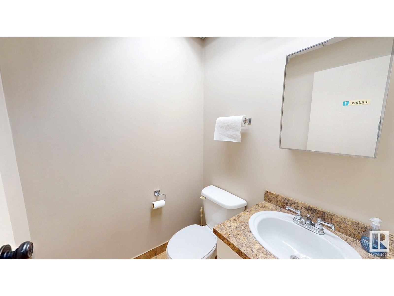 Photo 25 of 3 5211 50 St, Drayton Valley AB