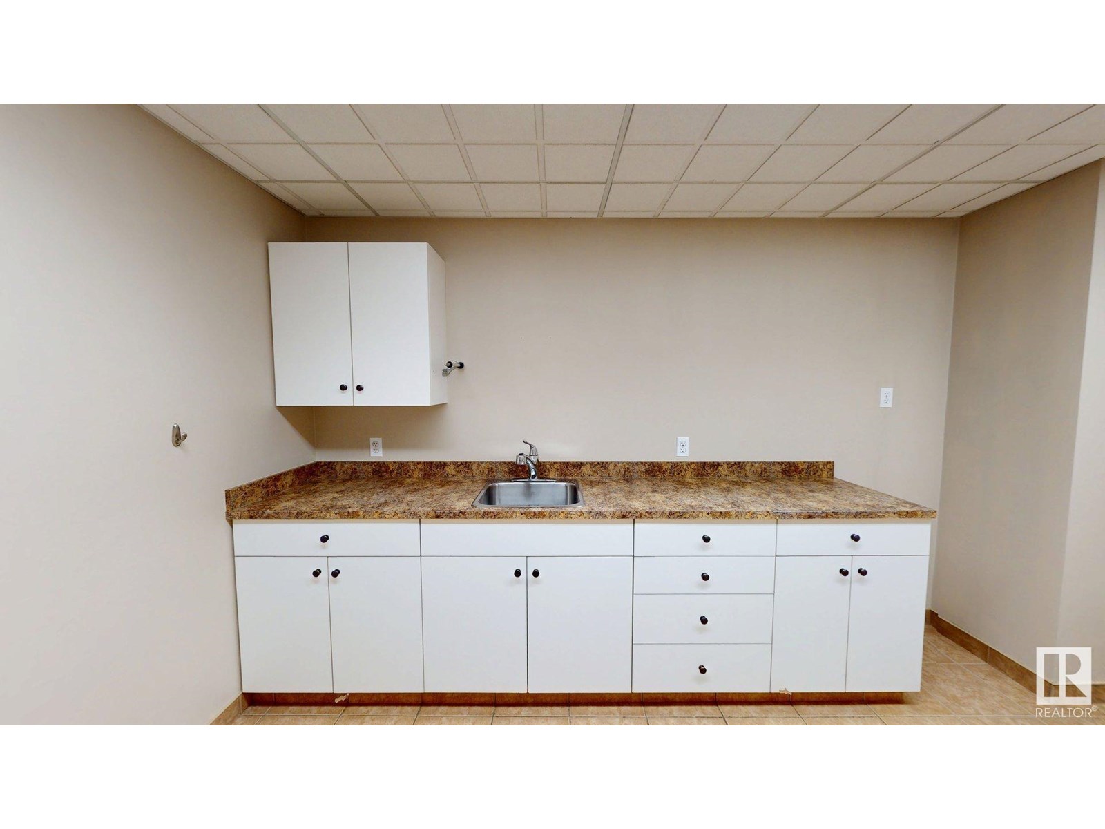 Photo 20 of 3 5211 50 St, Drayton Valley AB