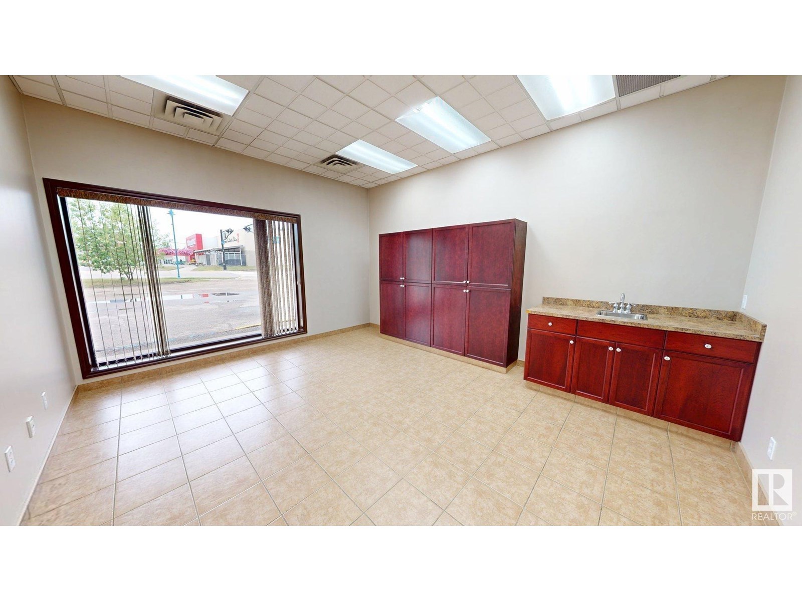 Photo 8 of 3 5211 50 St, Drayton Valley AB
