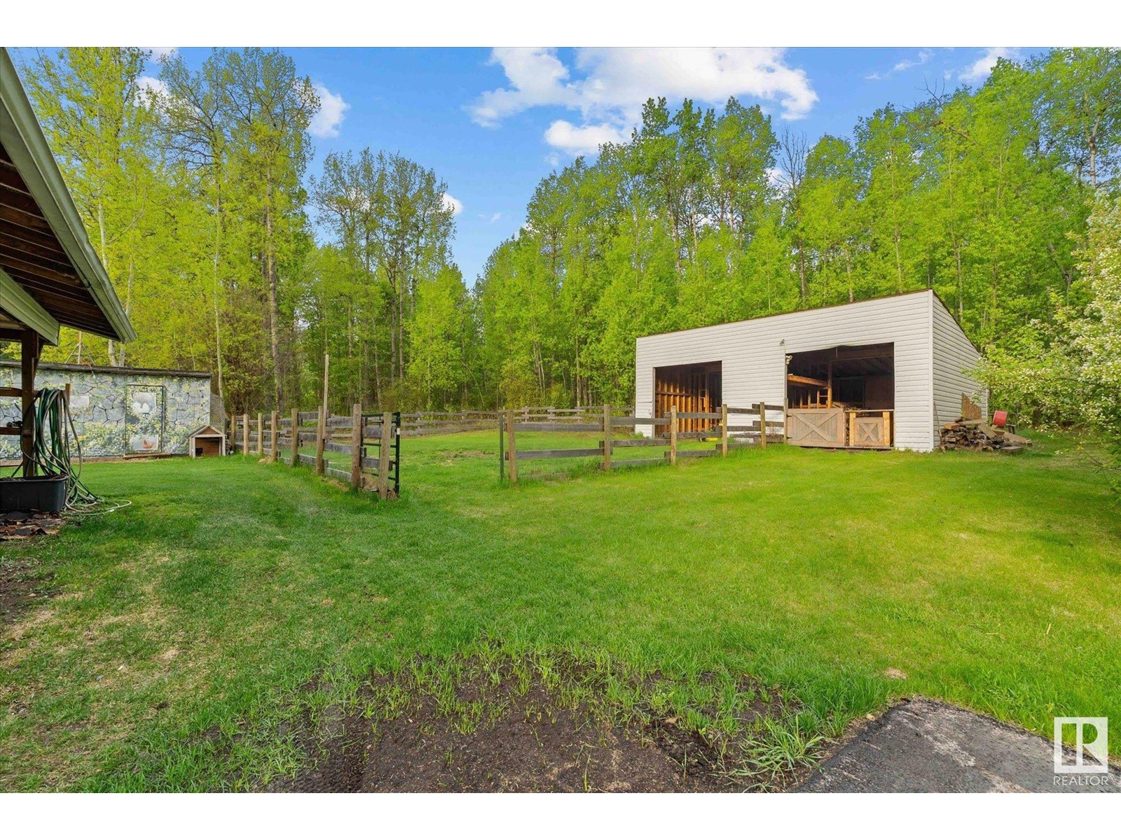 Photo 3 of 4 54113 Rge Road 13, Rural Parkland County AB