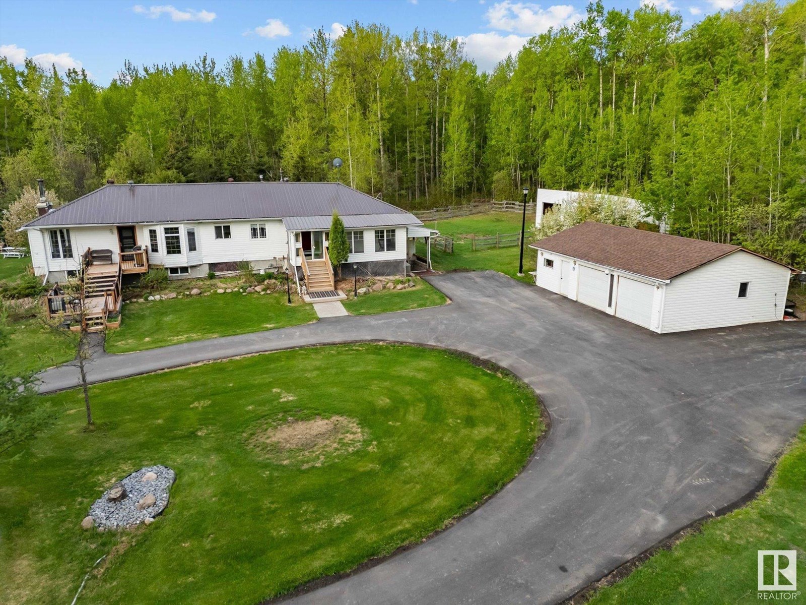 Photo 55 of 4 54113 Rge Road 13, Rural Parkland County AB