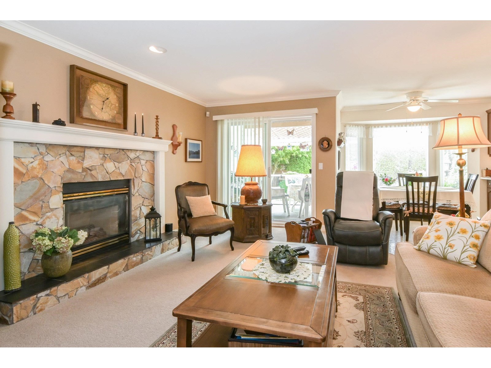 Photo 10 of 4536 221 A Street, Langley BC