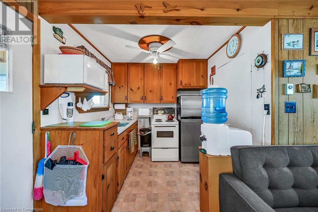 Photo 13 of 86 Lakeshore Road, Selkirk ON
