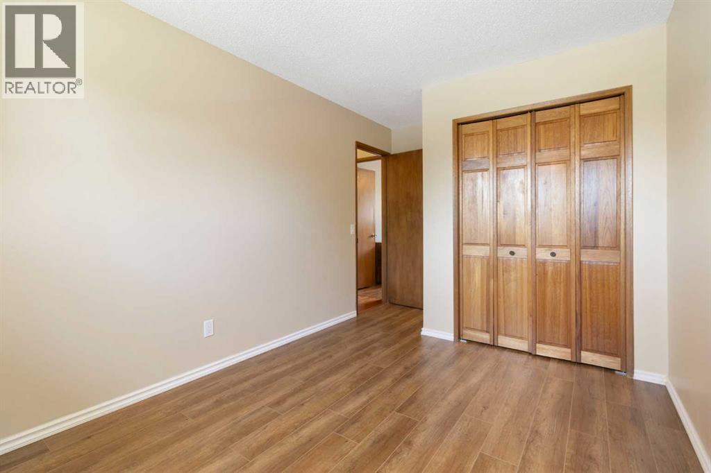 Photo 20 of 5003 Vantage Crescent Nw, Calgary AB