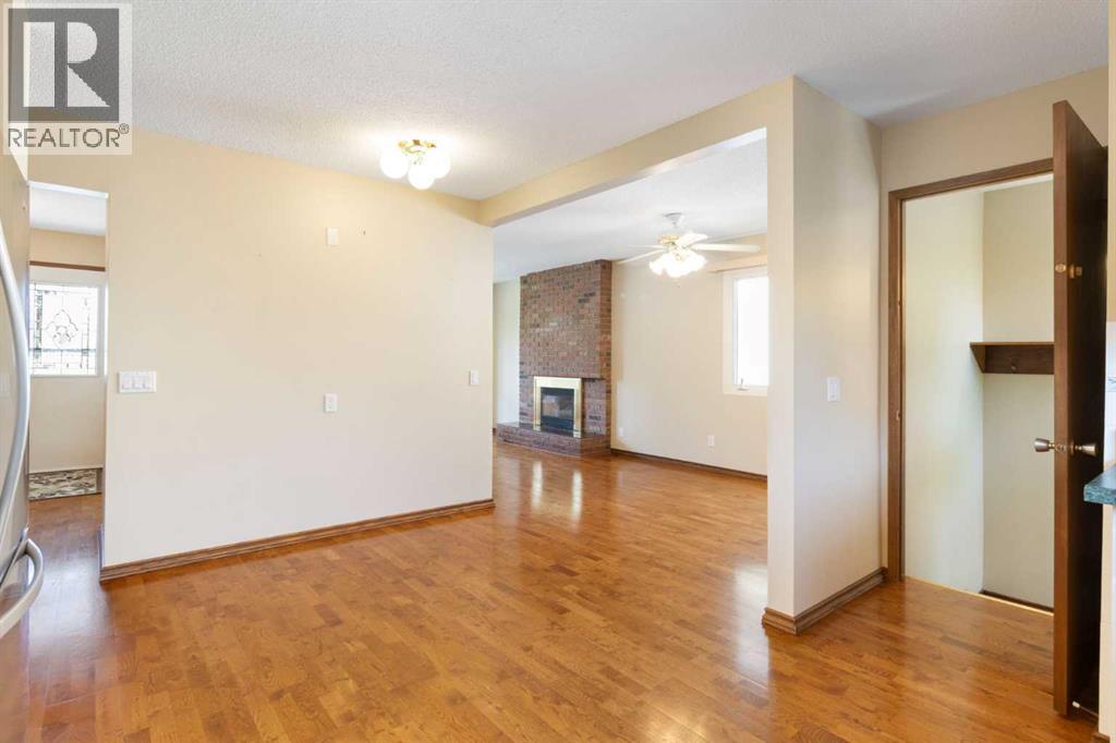 Photo 11 of 5003 Vantage Crescent Nw, Calgary AB