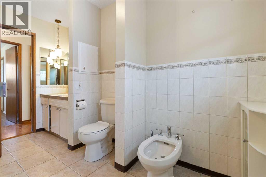 Photo 16 of 5003 Vantage Crescent Nw, Calgary AB