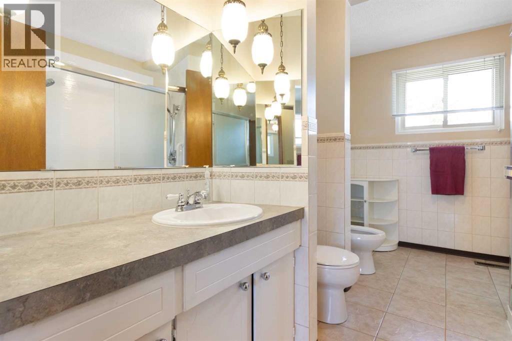 Photo 14 of 5003 Vantage Crescent Nw, Calgary AB