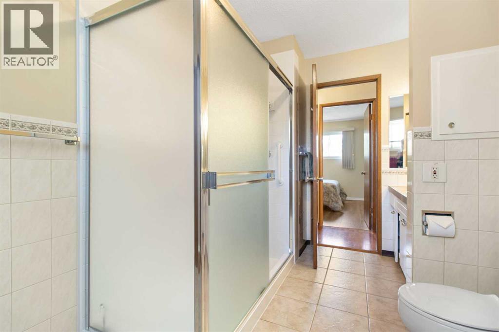 Photo 15 of 5003 Vantage Crescent Nw, Calgary AB