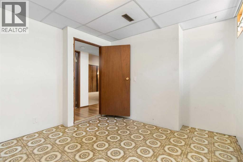 Photo 35 of 5003 Vantage Crescent Nw, Calgary AB
