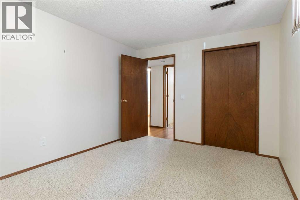 Photo 33 of 5003 Vantage Crescent Nw, Calgary AB