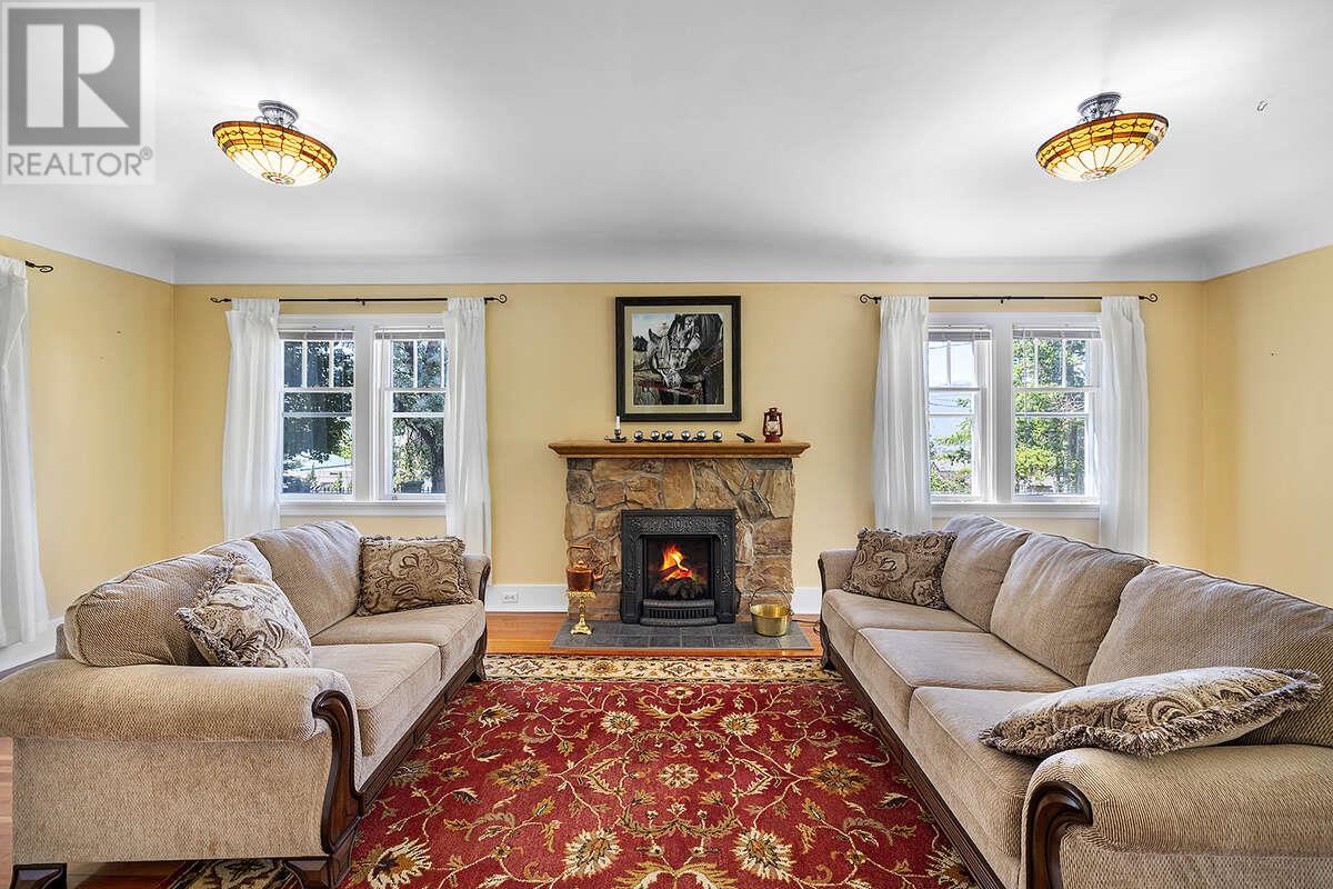 434 11th Avenue N, Creston