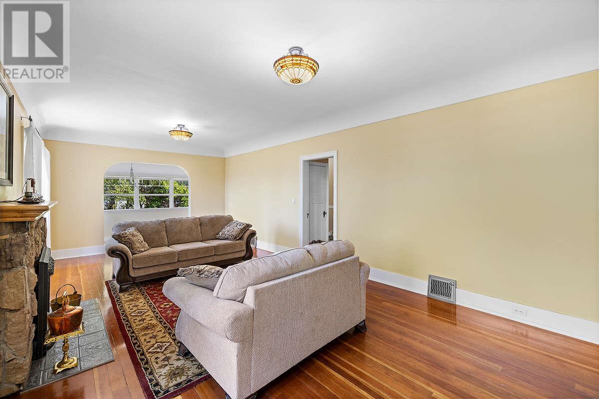 434 11th Avenue N, Creston