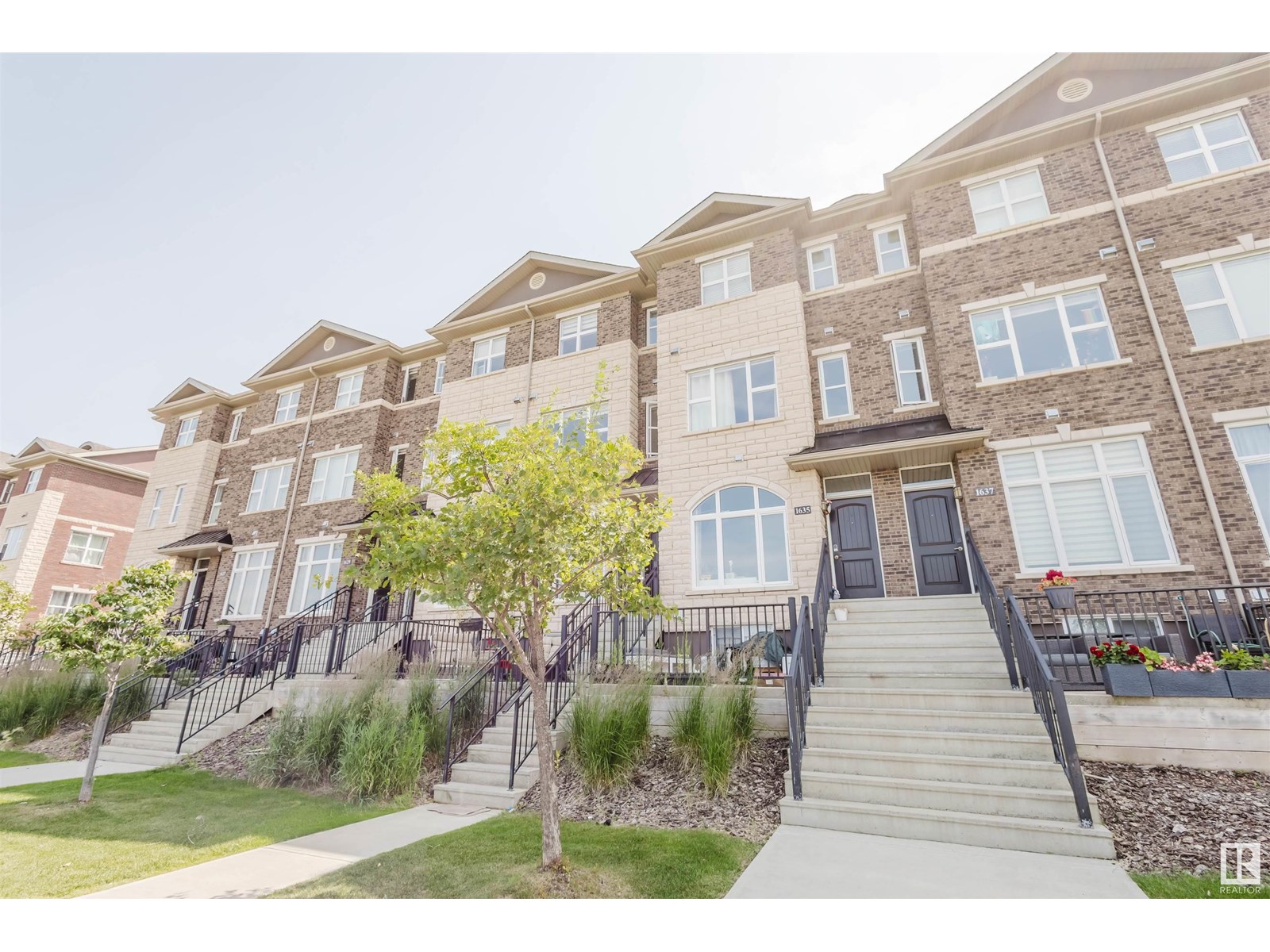 Photo 27 of 1633 Cunningham Wy Sw, Edmonton AB