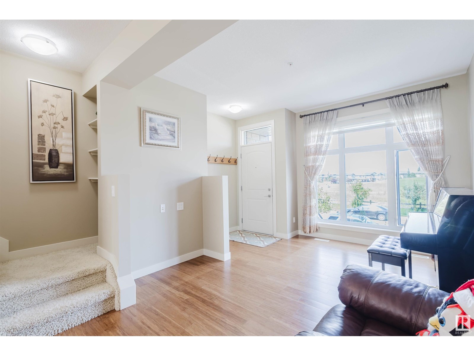 Photo 23 of 1633 Cunningham Wy Sw, Edmonton AB