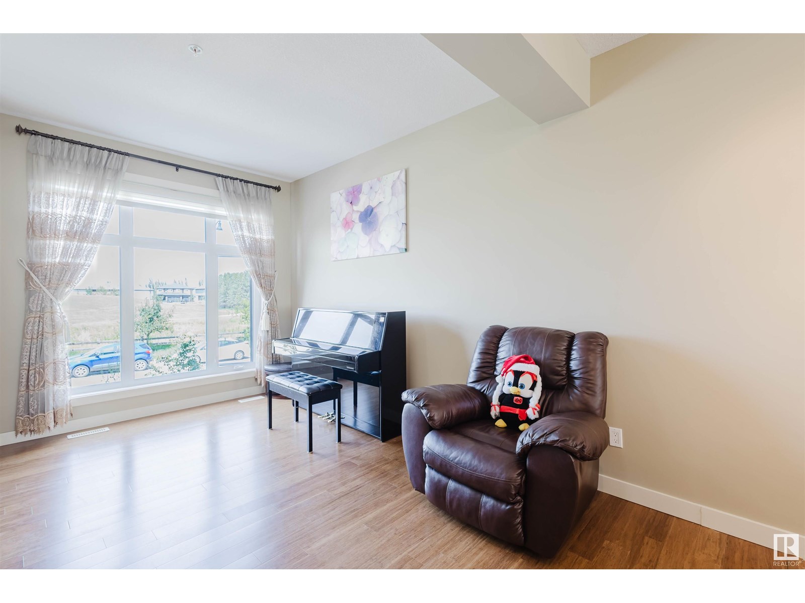 Photo 25 of 1633 Cunningham Wy Sw, Edmonton AB