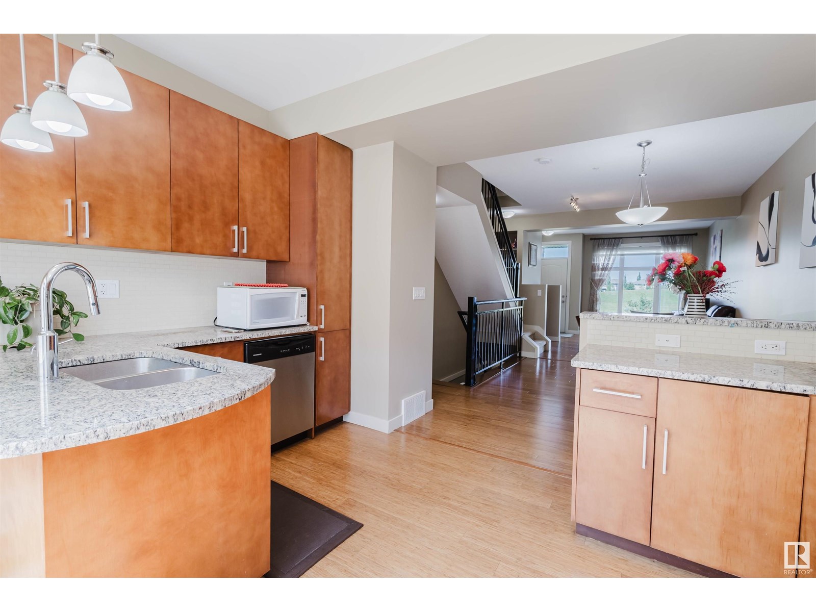 Photo 12 of 1633 Cunningham Wy Sw, Edmonton AB