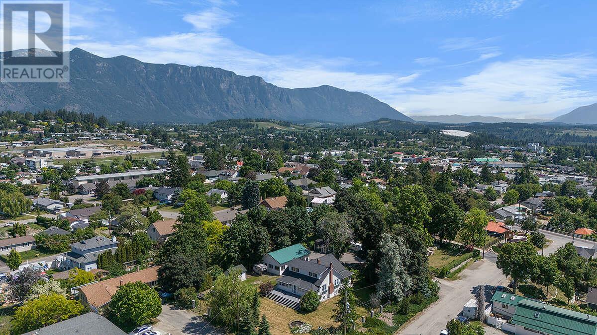 434 11th Avenue N, Creston