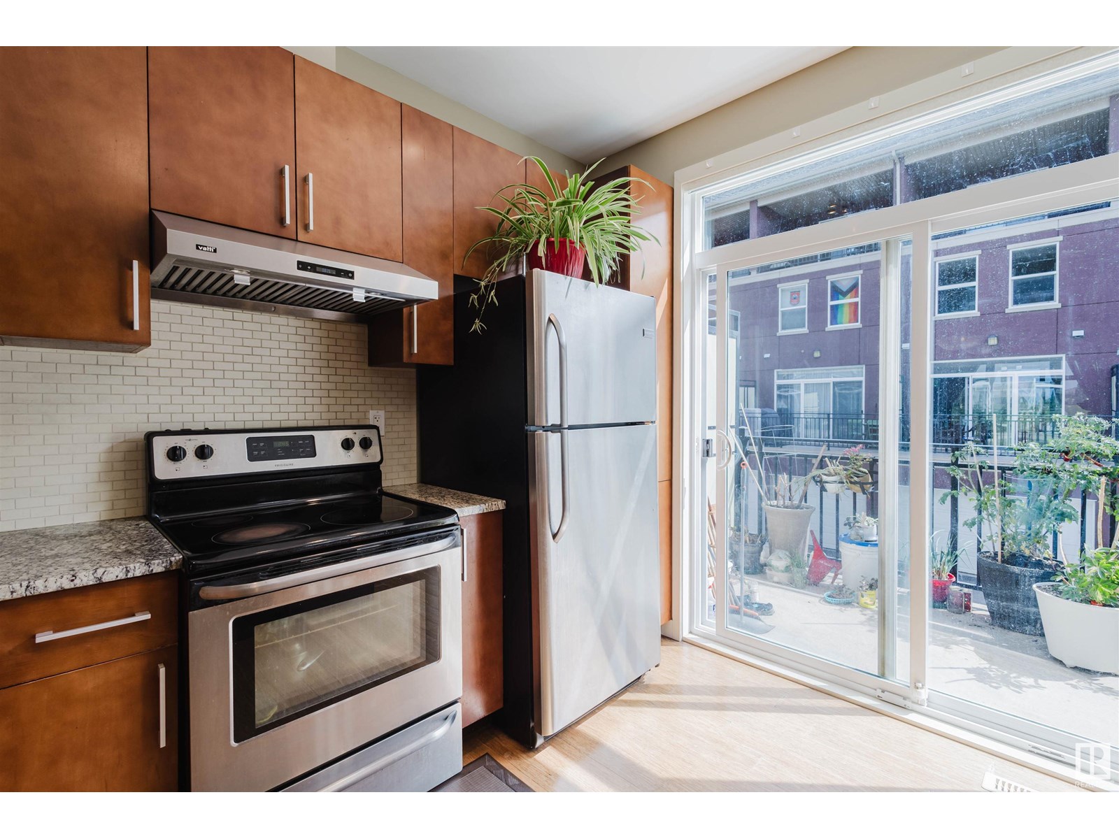 Photo 11 of 1633 Cunningham Wy Sw, Edmonton AB