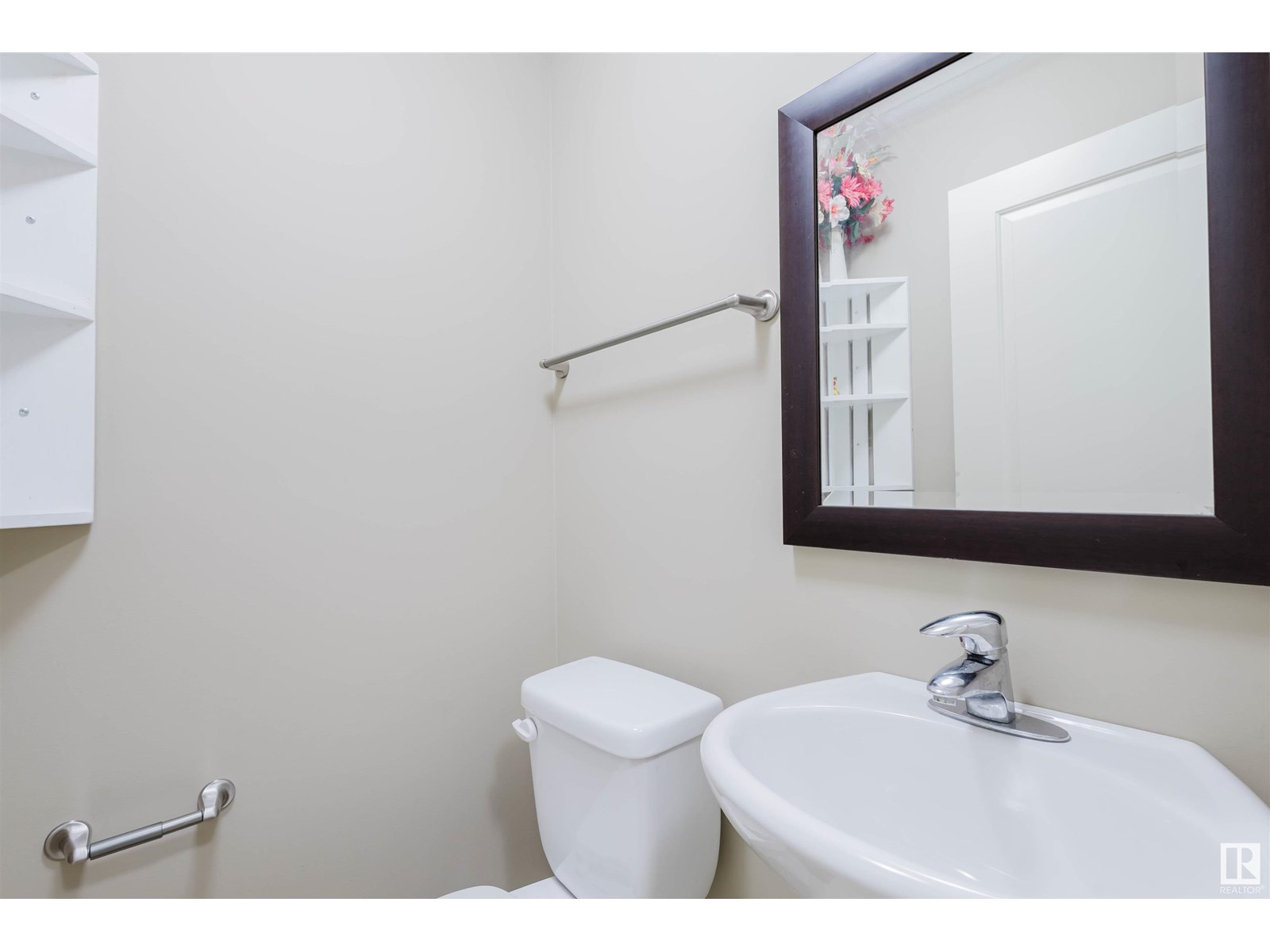 Photo 37 of 1633 Cunningham Wy Sw, Edmonton AB