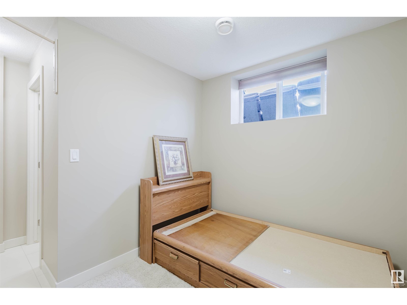 Photo 21 of 1633 Cunningham Wy Sw, Edmonton AB