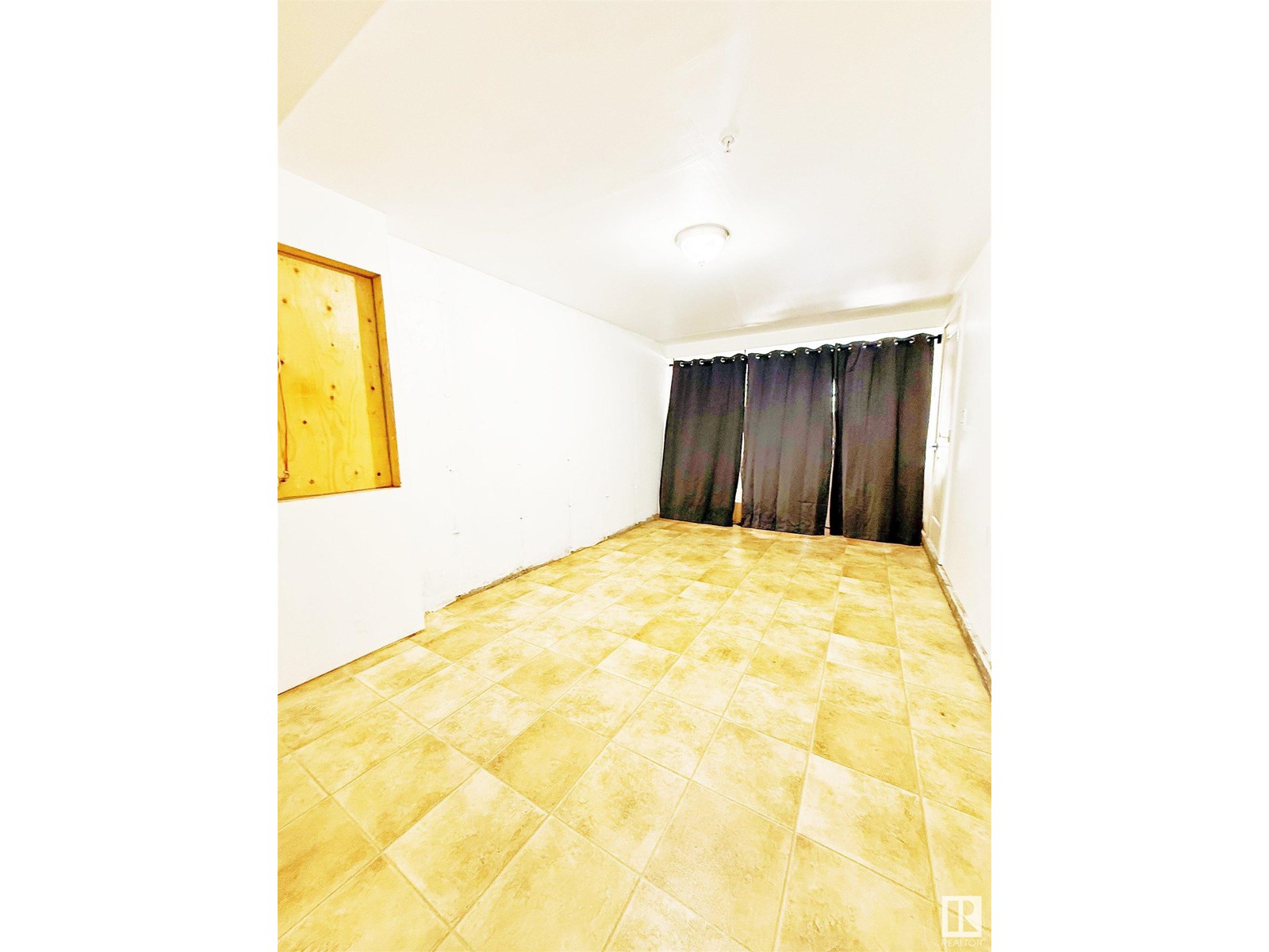 Photo 14 of 1633 Cunningham Wy Sw, Edmonton AB