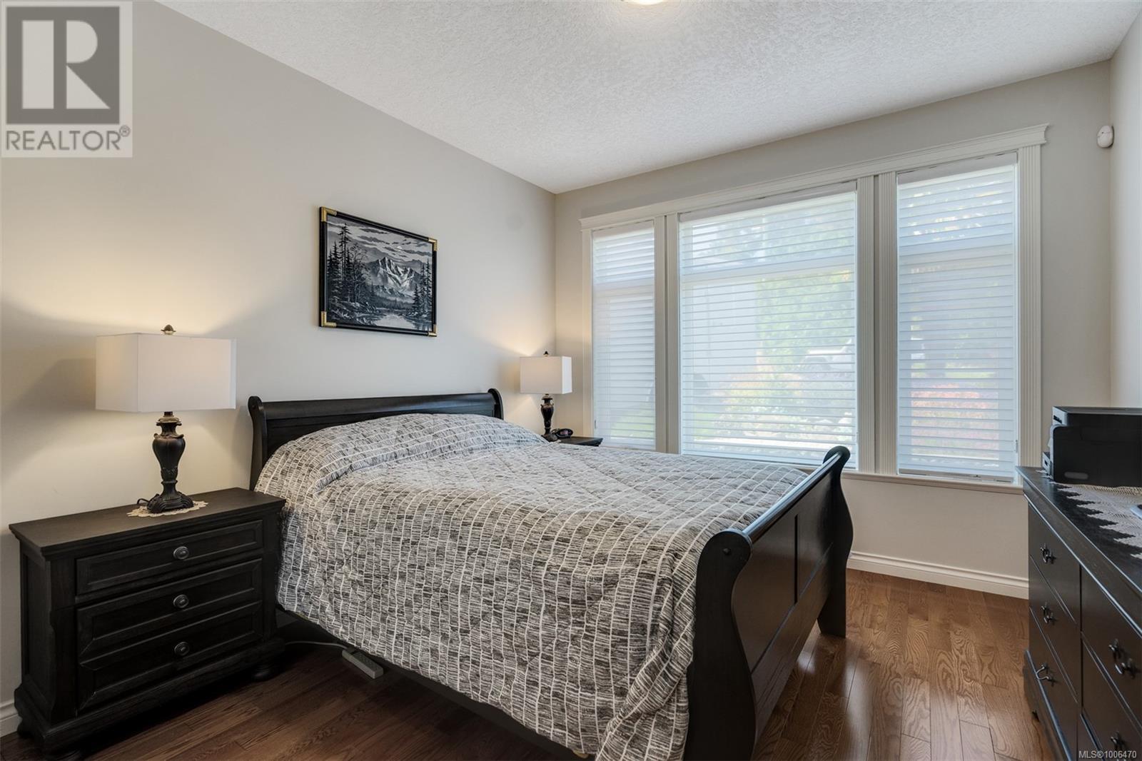 Photo 2 of 3325 Aloha Ave, Colwood BC