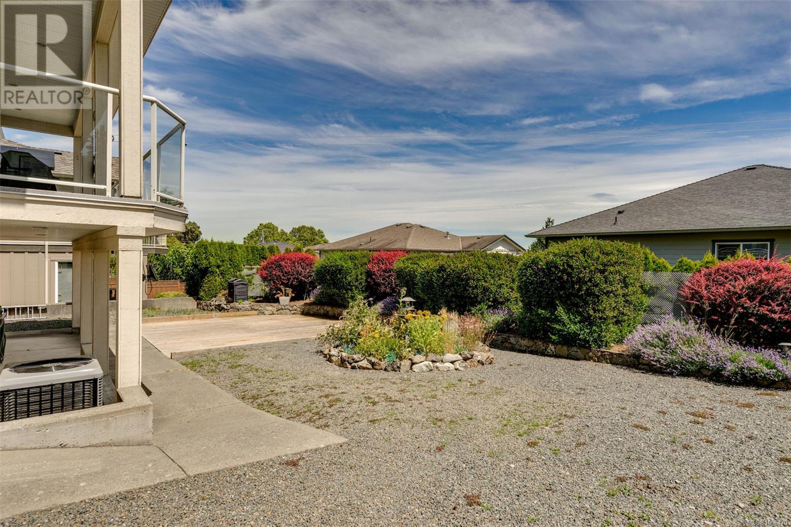 Photo 3 of 3325 Aloha Ave, Colwood BC