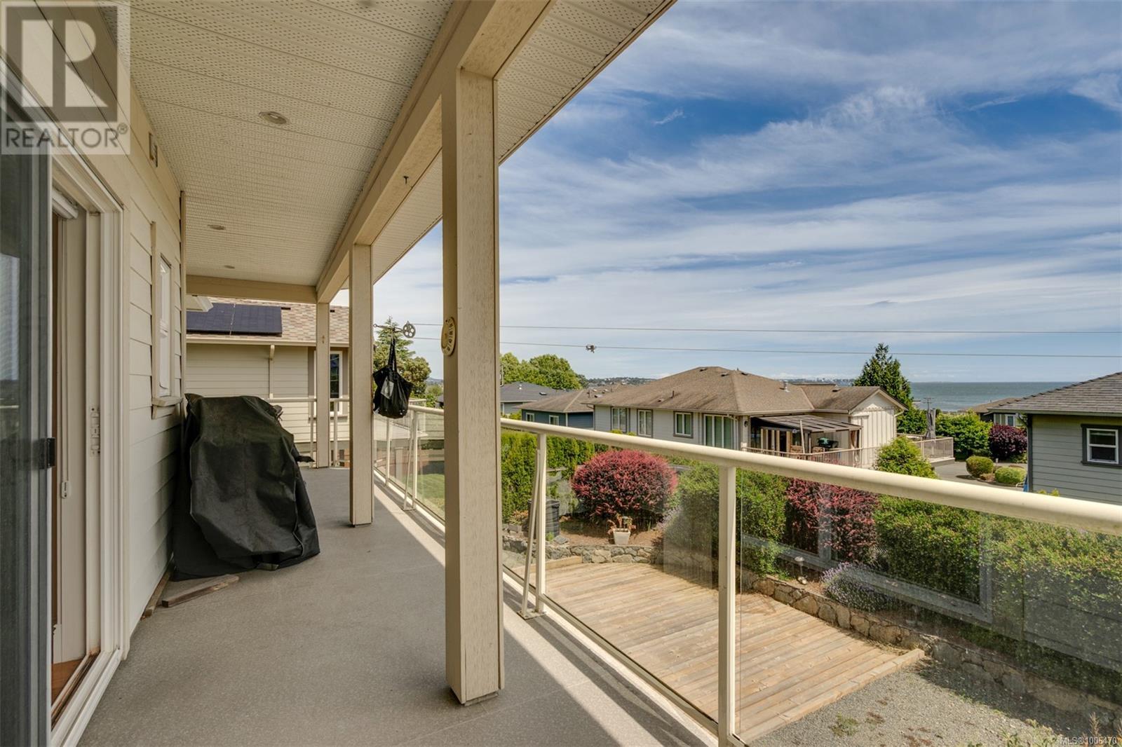 Photo 20 of 3325 Aloha Ave, Colwood BC
