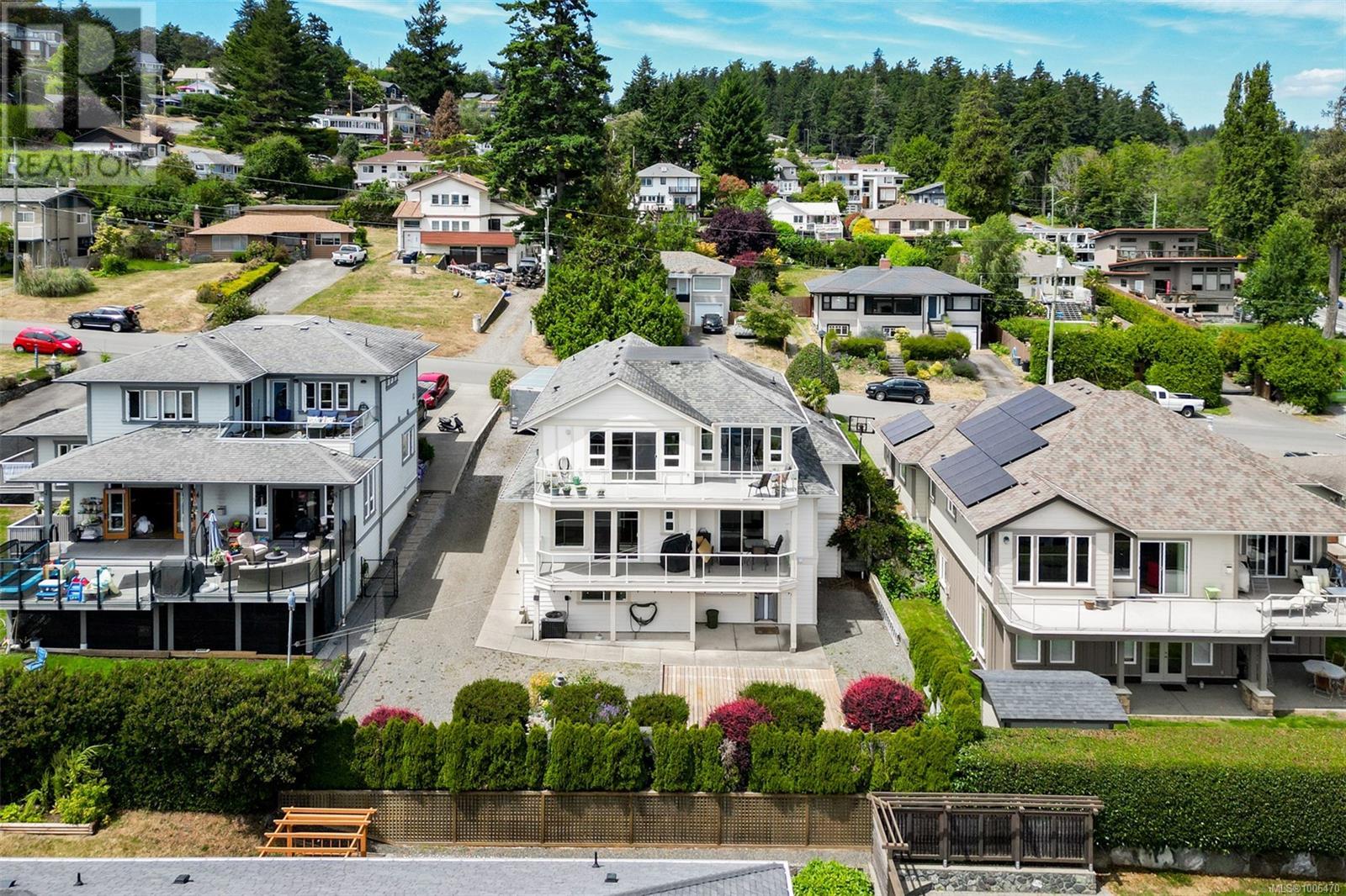 Photo 30 of 3325 Aloha Ave, Colwood BC