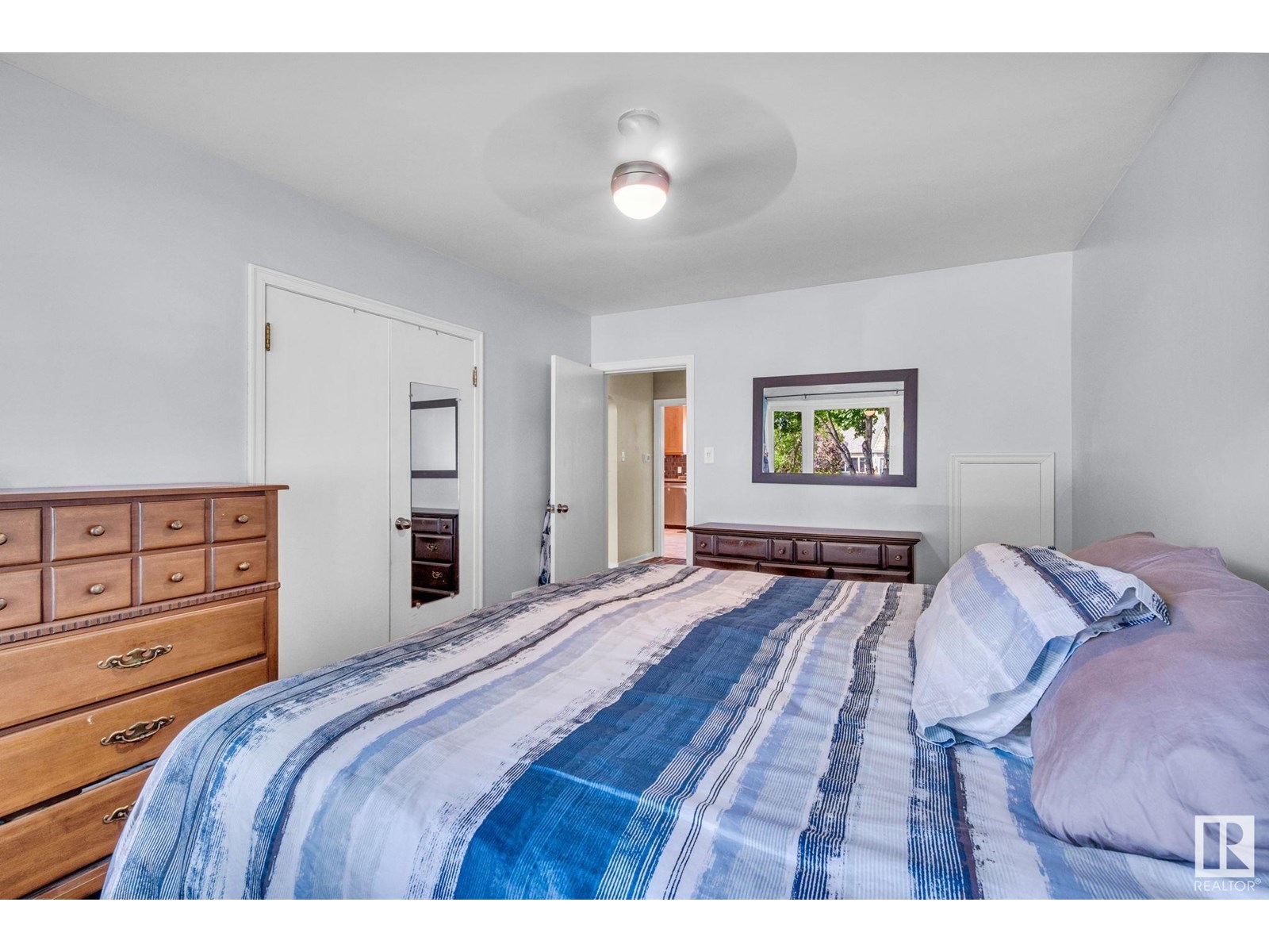 Photo 58 of 10950 117 St Nw, Edmonton AB