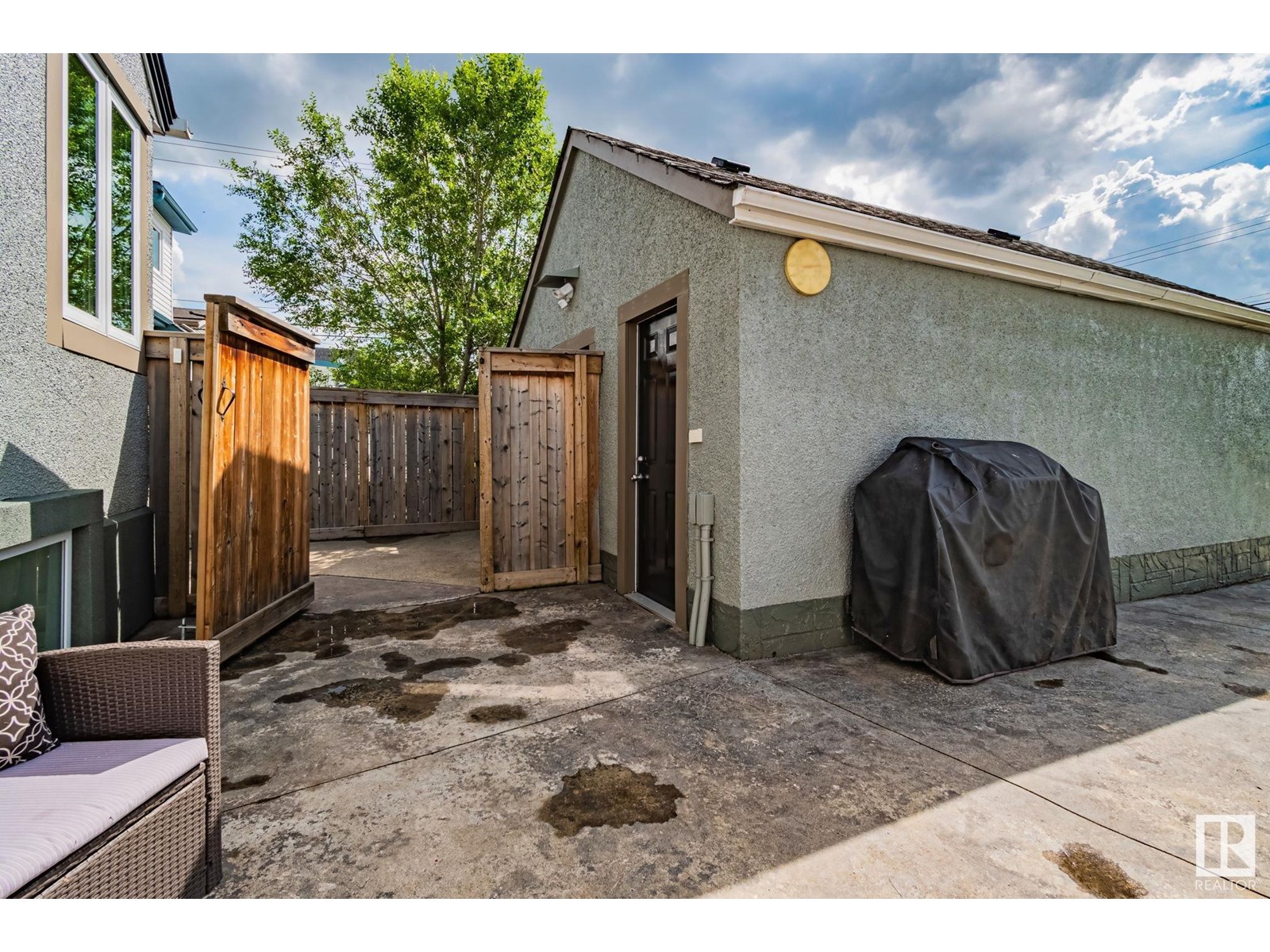 Photo 5 of 10950 117 St Nw, Edmonton AB