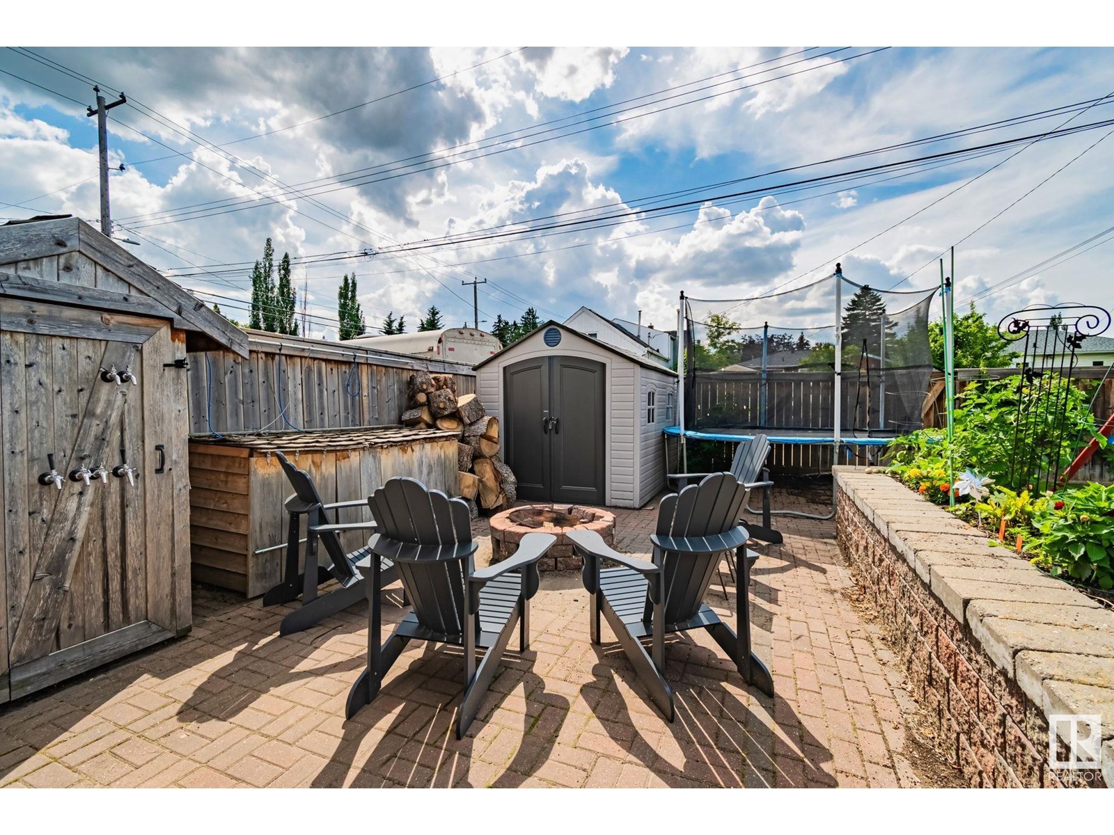 Photo 3 of 10950 117 St Nw, Edmonton AB