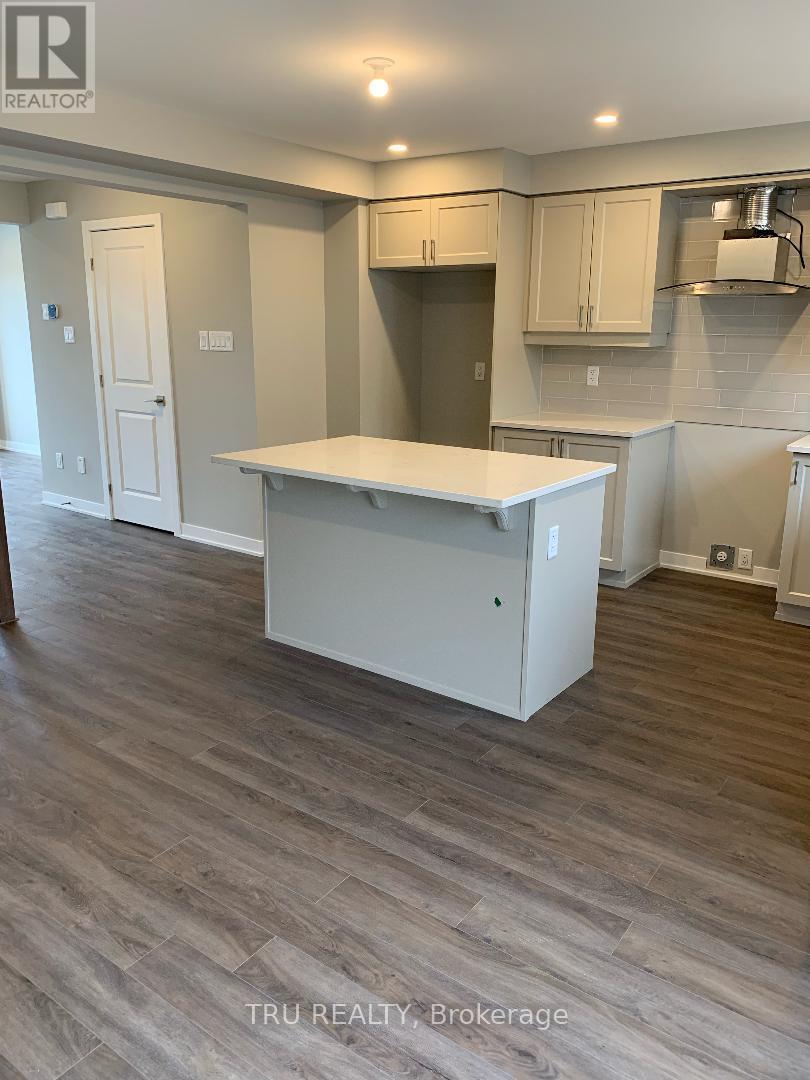 Photo 11 of 32 Limnos Lane N, Ottawa ON