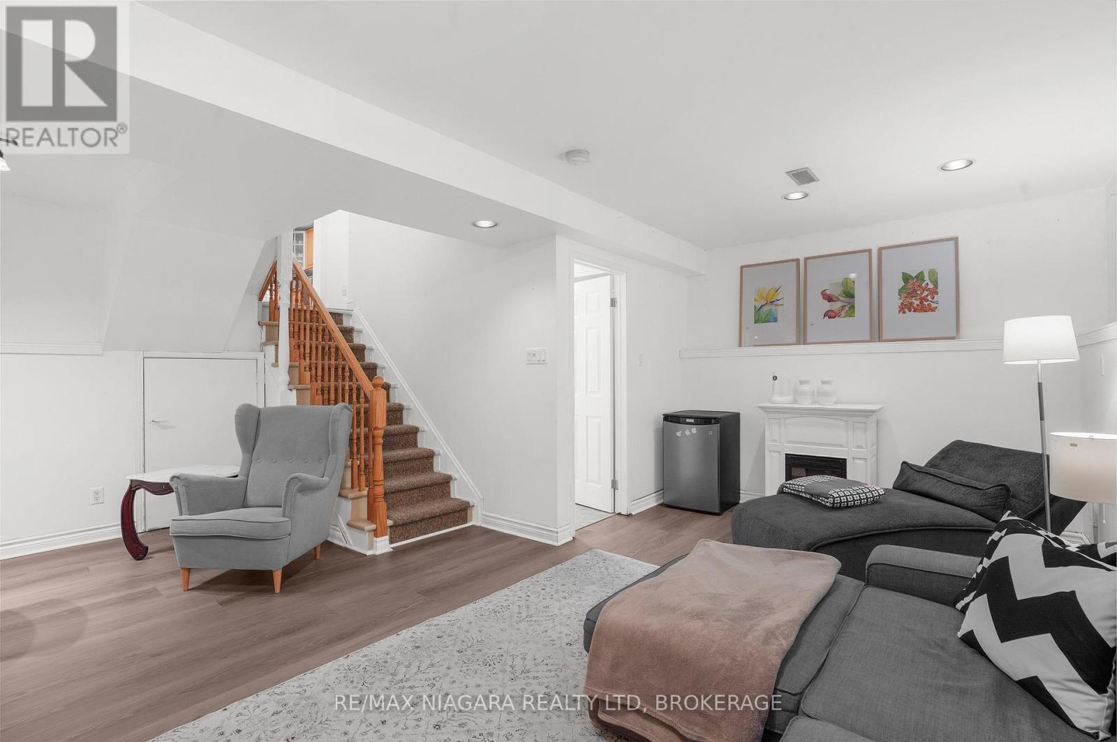 Photo 14 of 7 Bloomfield Avenue, St Catharines ON