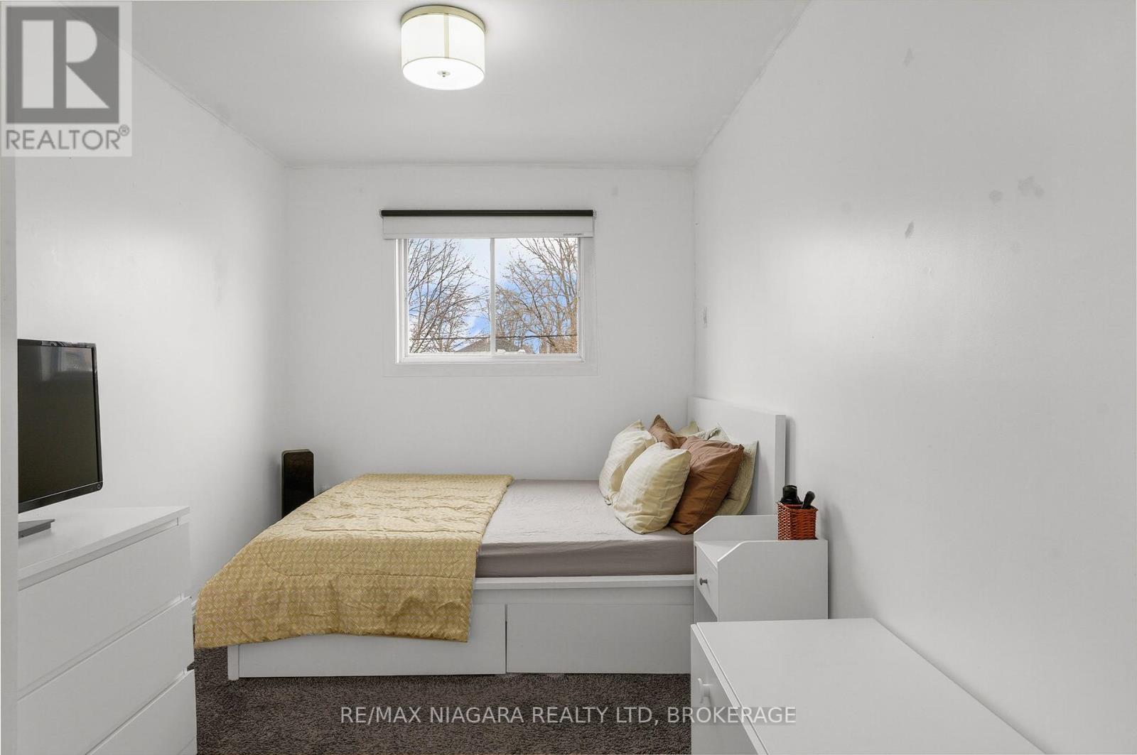 Photo 23 of 7 Bloomfield Avenue, St Catharines ON