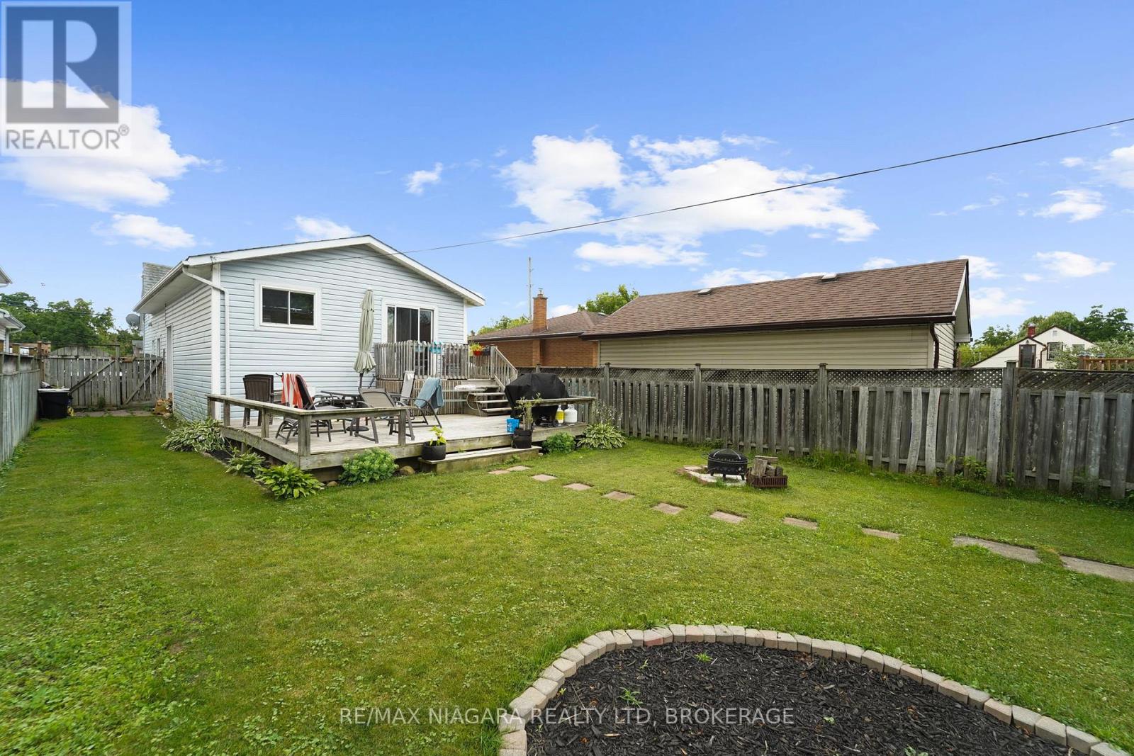 Photo 37 of 7 Bloomfield Avenue, St Catharines ON