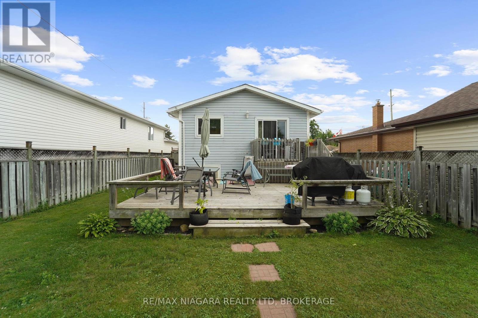 Photo 38 of 7 Bloomfield Avenue, St Catharines ON