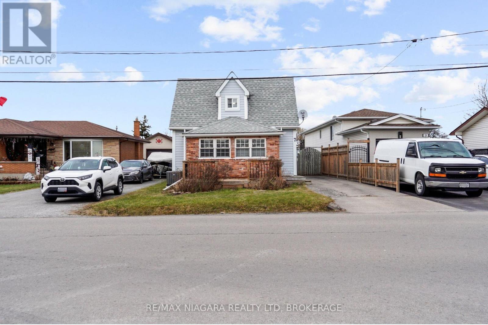 Photo 49 of 7 Bloomfield Avenue, St Catharines ON
