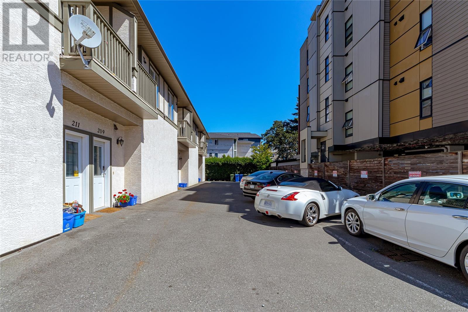 103 2849 Peatt Road, Langford