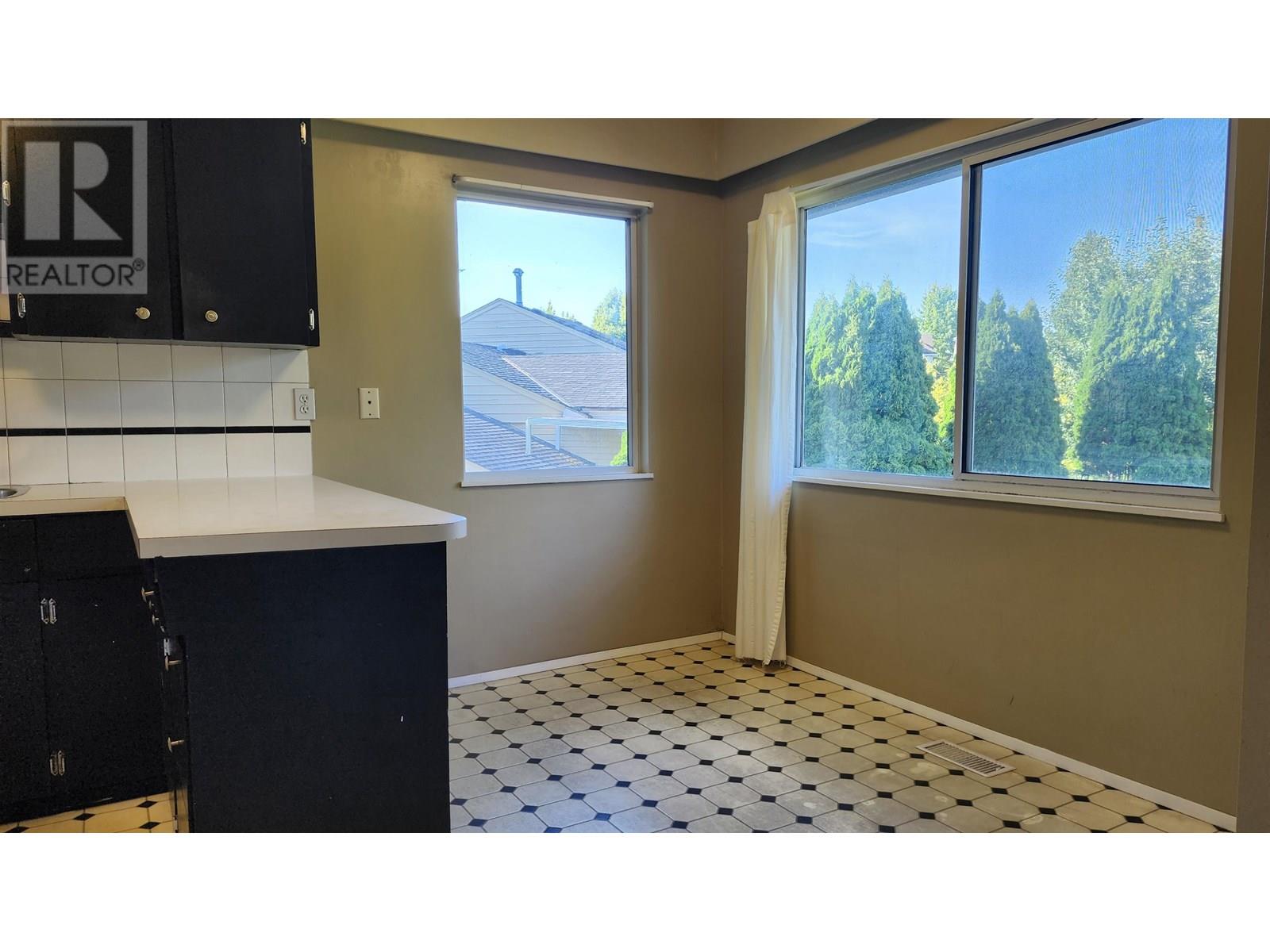 Photo 7 of 11400 Seafield Crescent, Richmond BC