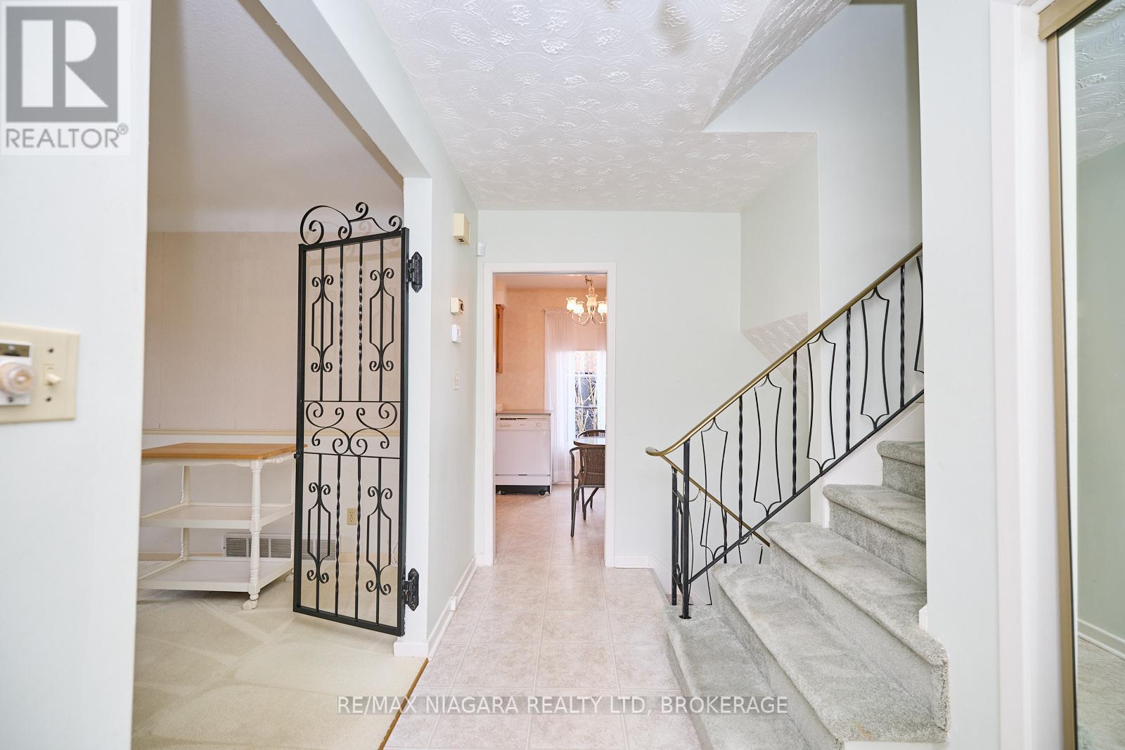 Photo 10 of 7040 Woodington Road, Niagara Falls ON