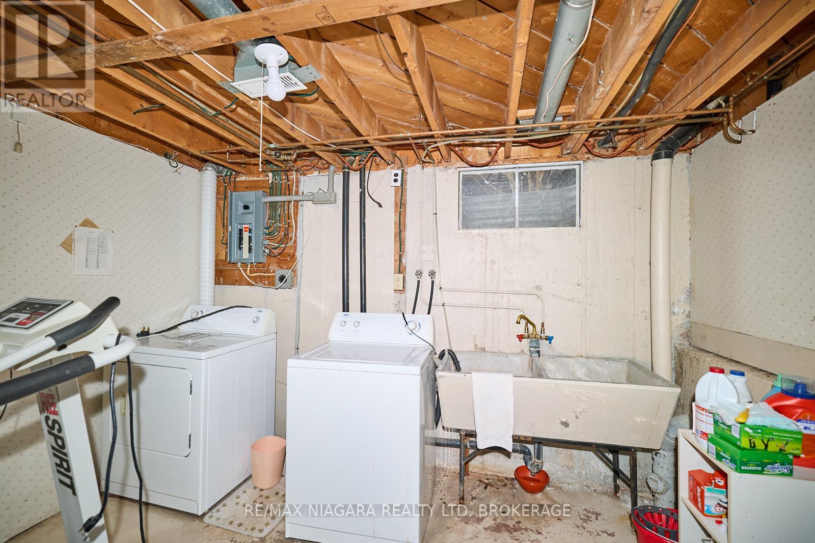 Photo 30 of 7040 Woodington Road, Niagara Falls ON
