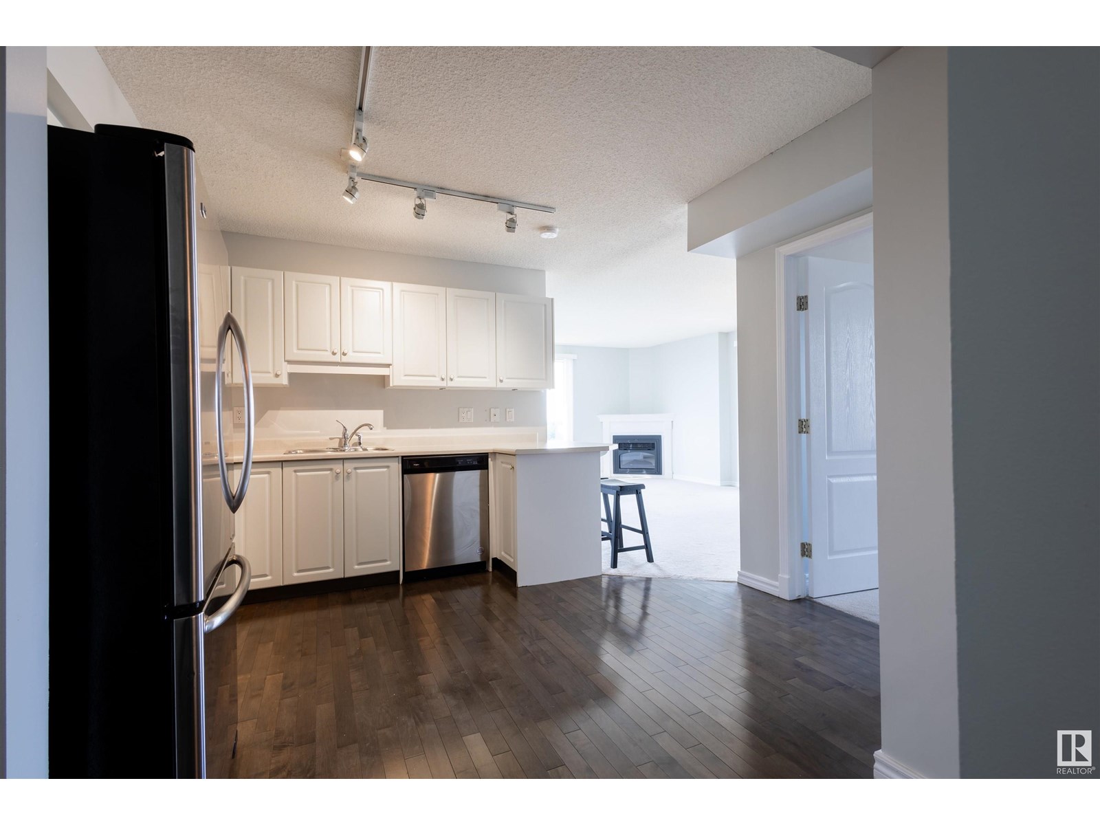 Photo 7 of 1101 10649 Saskatchewan Dr Nw, Edmonton AB