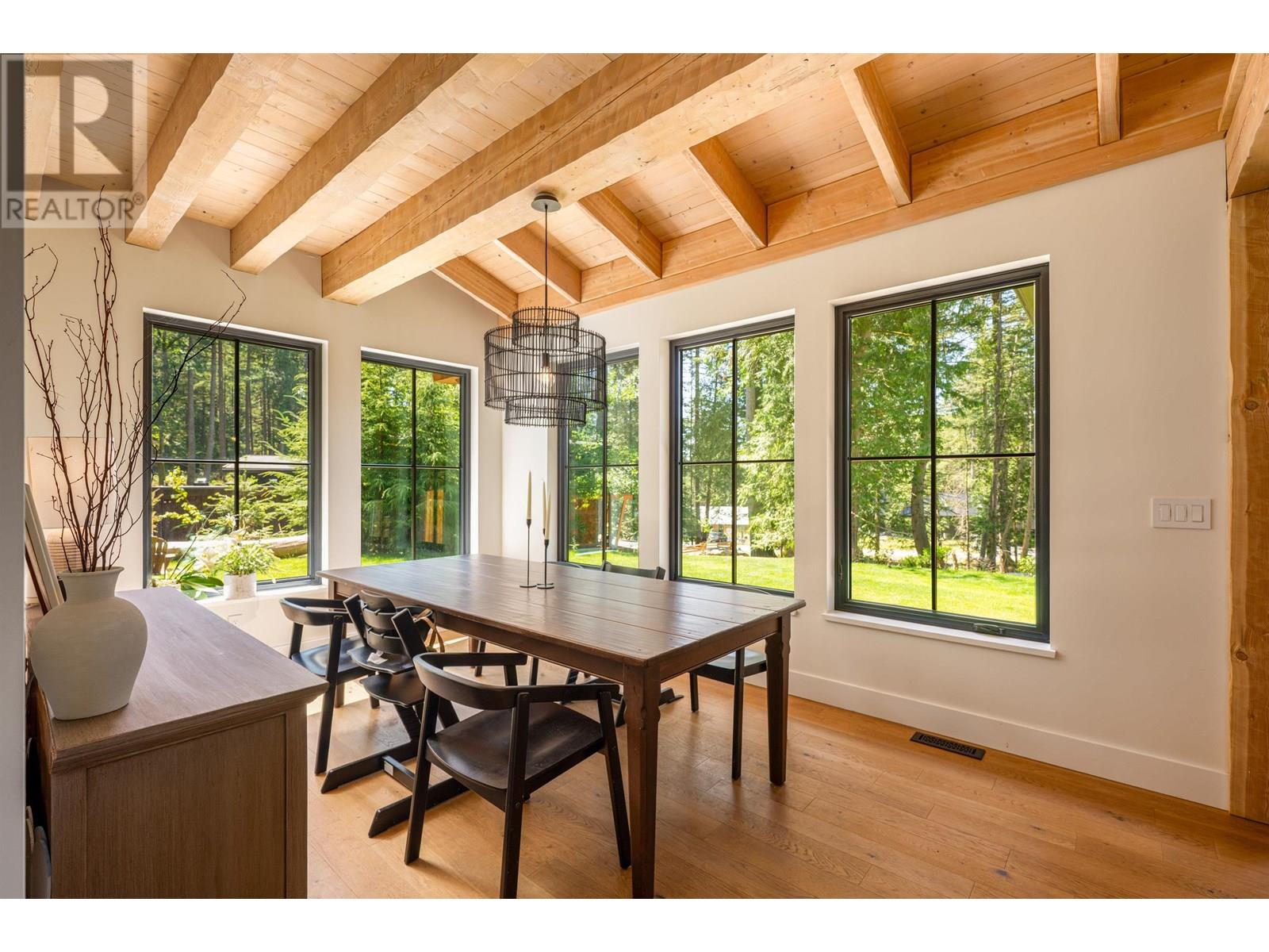 1605 JOAN AUDREY LANE, Bowen Island