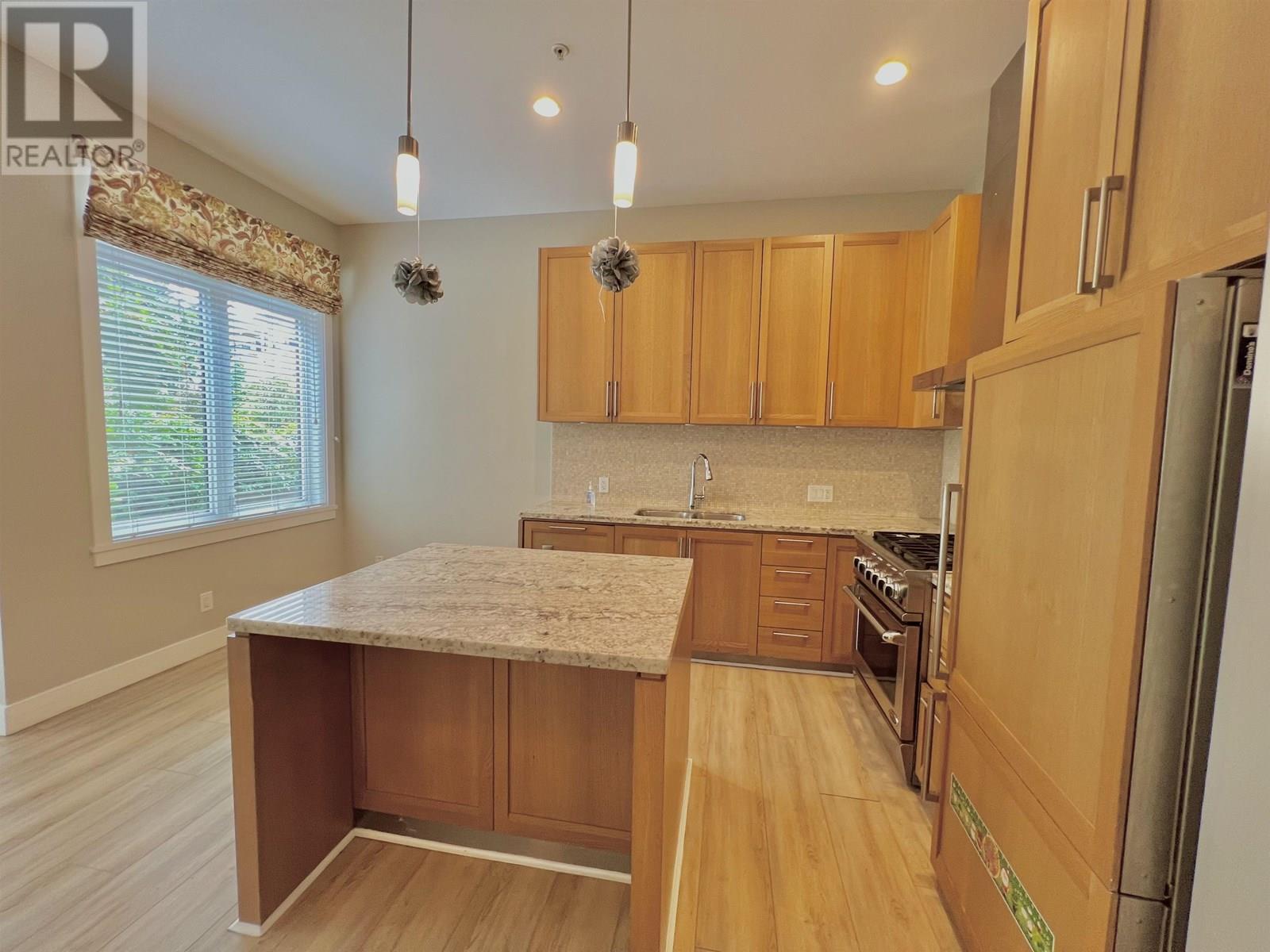 23 5879 GRAY AVENUE, Vancouver